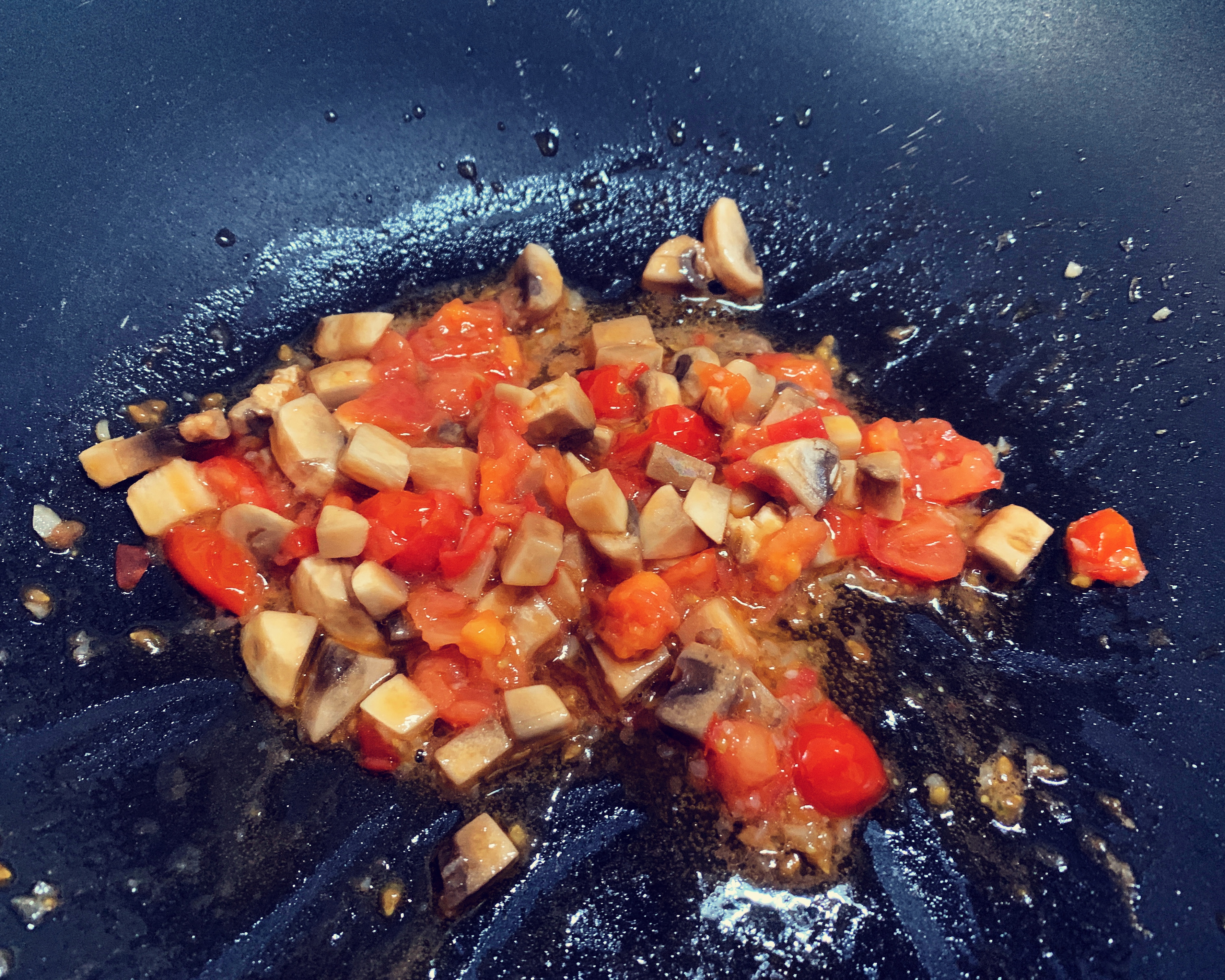 开胃番茄蘑菇烩饭的做法 步骤3