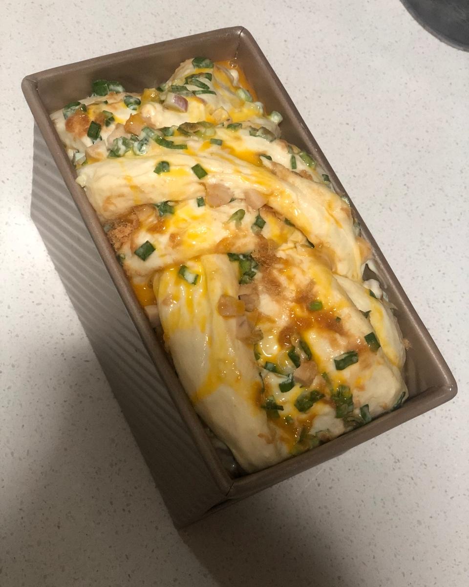 香葱肉松手撕吐司