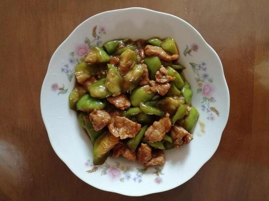 丝瓜炒肉片
