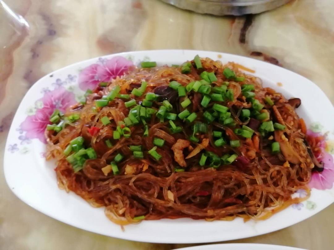 蚂蚁上树