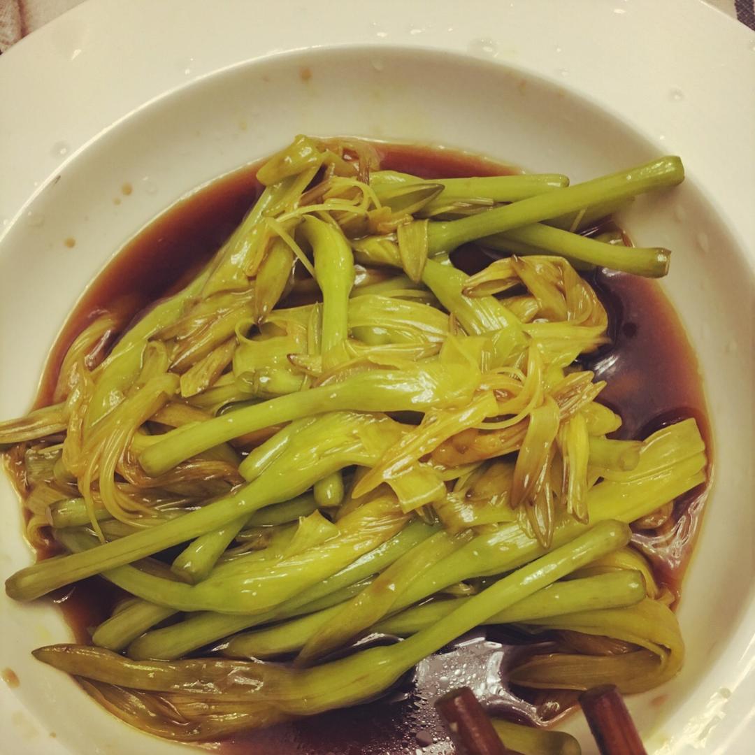 凉拌鲜黄花菜
