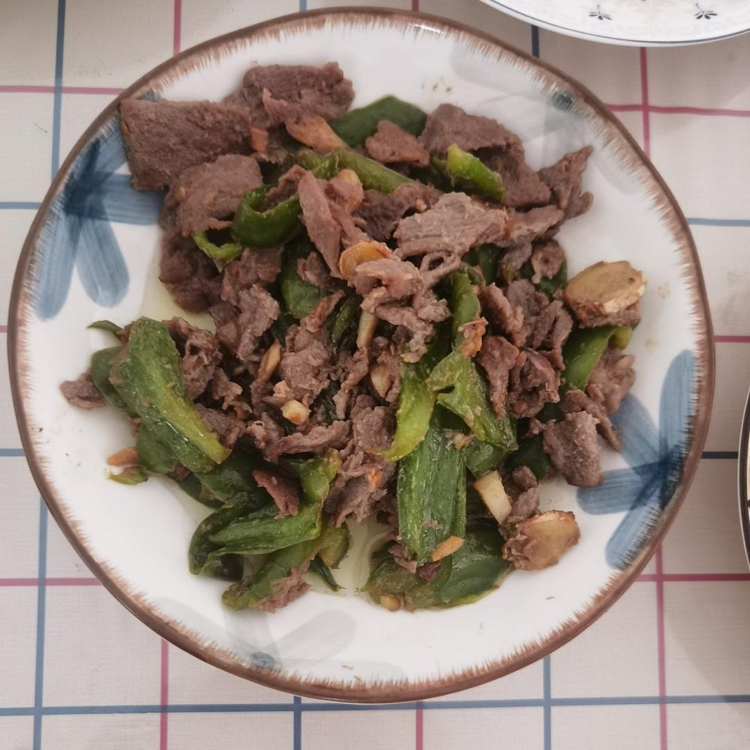 嫩炒牛肉片～～简单快手菜