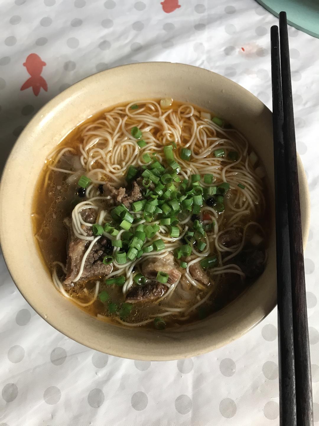 一人份红烧牛腩面