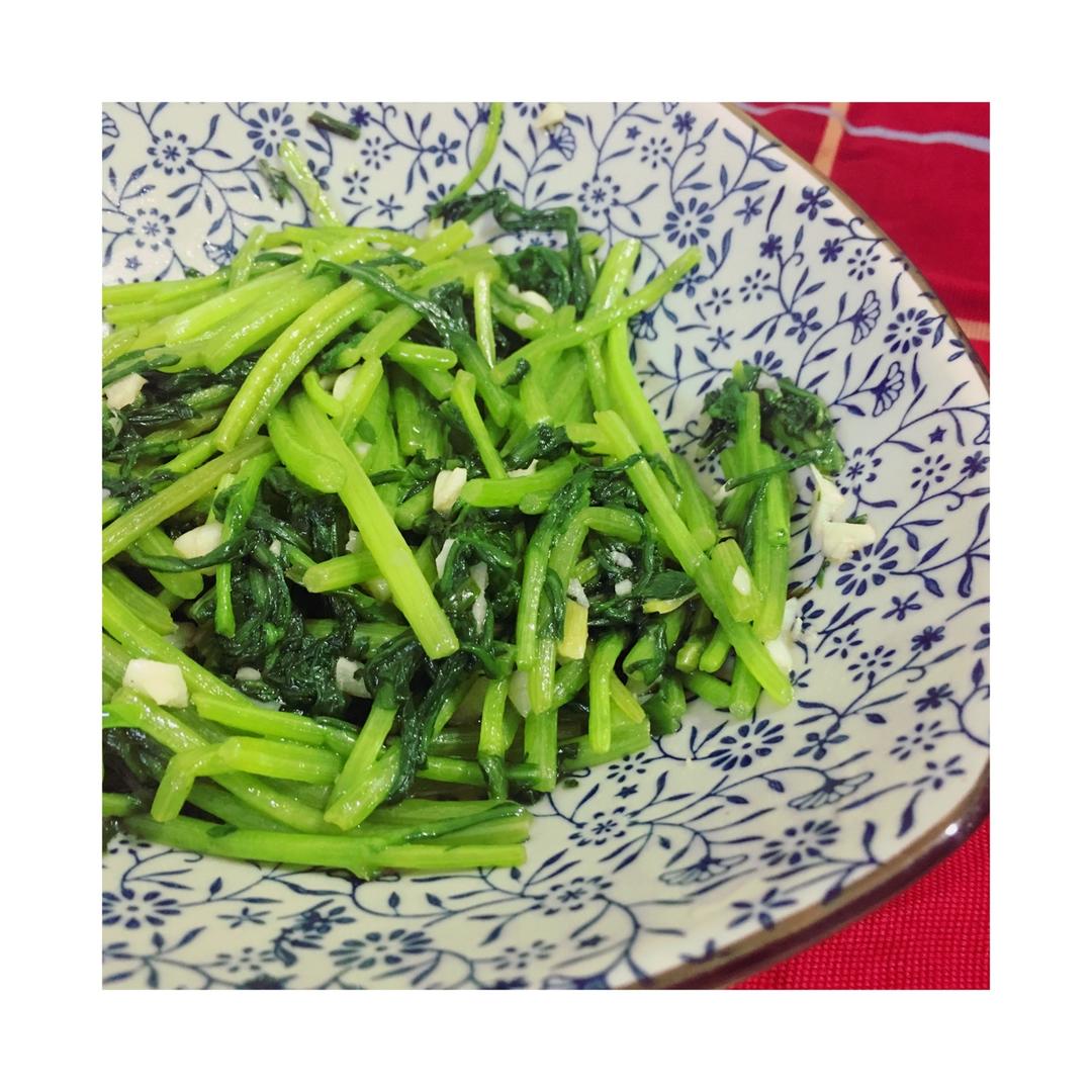 清炒茼蒿