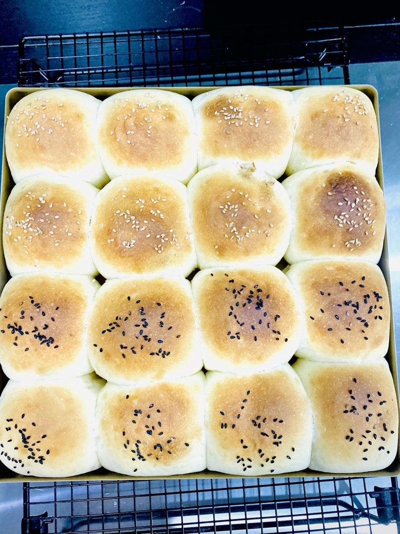 🥛超简单快手，柔软拉丝，一次发酵，牛奶小餐包