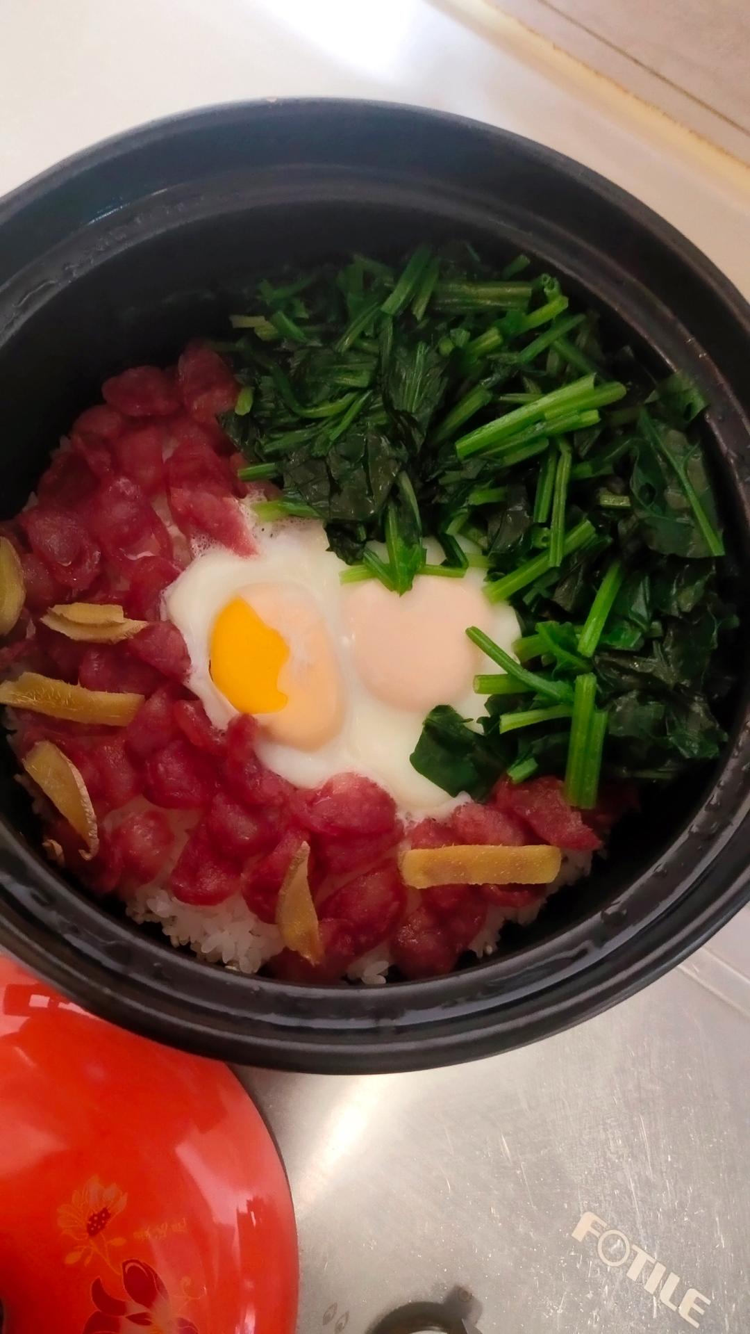 广式腊味煲仔饭
