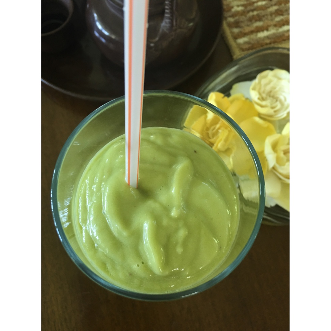 牛油果香蕉奶昔