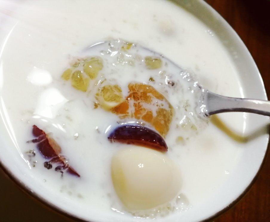 桃胶皂角米雪燕美颜羹