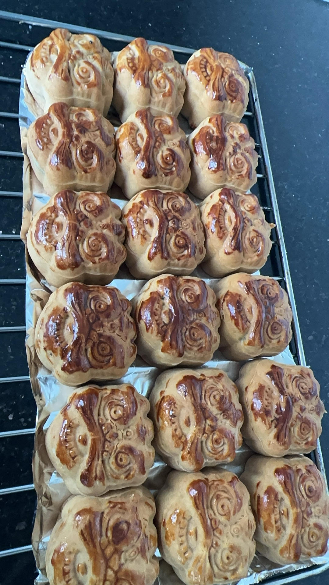 广式月饼－－蛋黄豆沙月饼