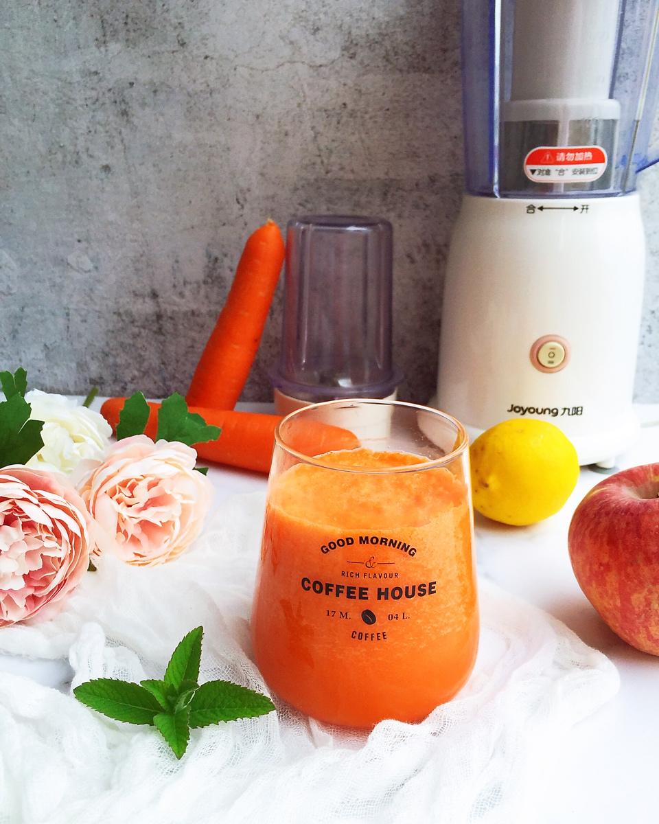 胡萝卜苹果柠檬饮
