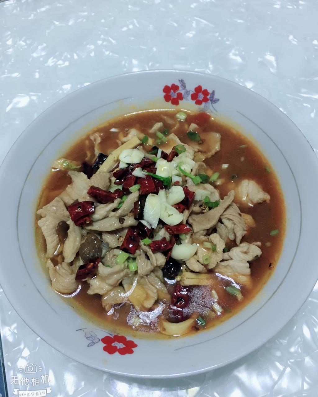 水煮肉片：辣椒的盛宴