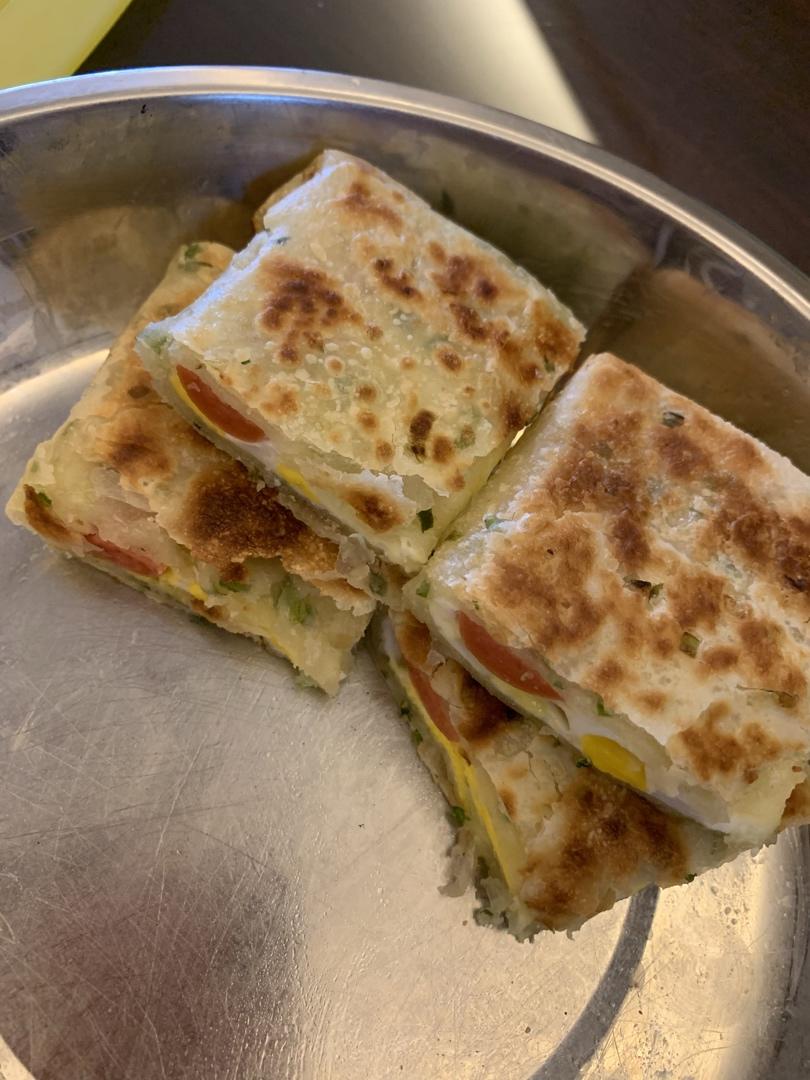 5分钟就能搞定的手抓饼早餐，酥到掉渣～