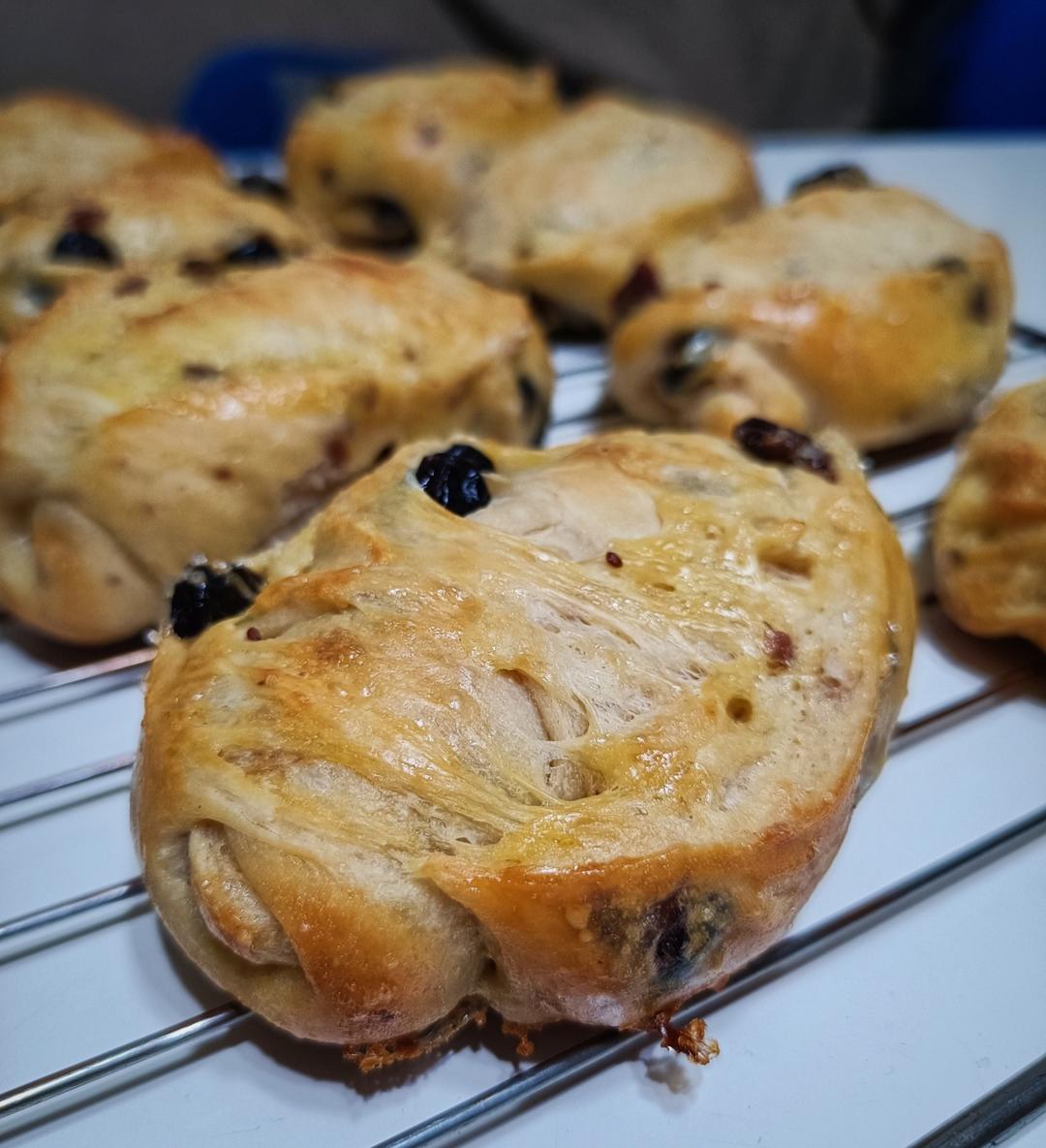 奶香松软的葡萄干面包｜有手就会