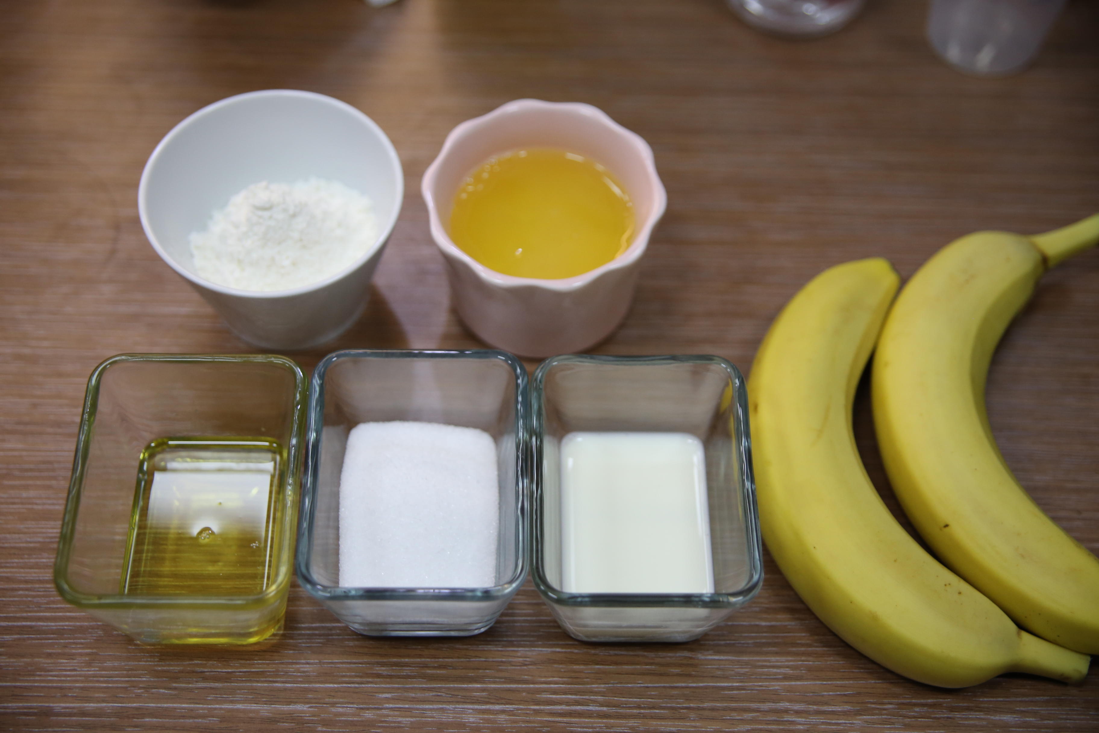#萌煮辅食#  瑞士香蕉水果卷的做法 步骤1