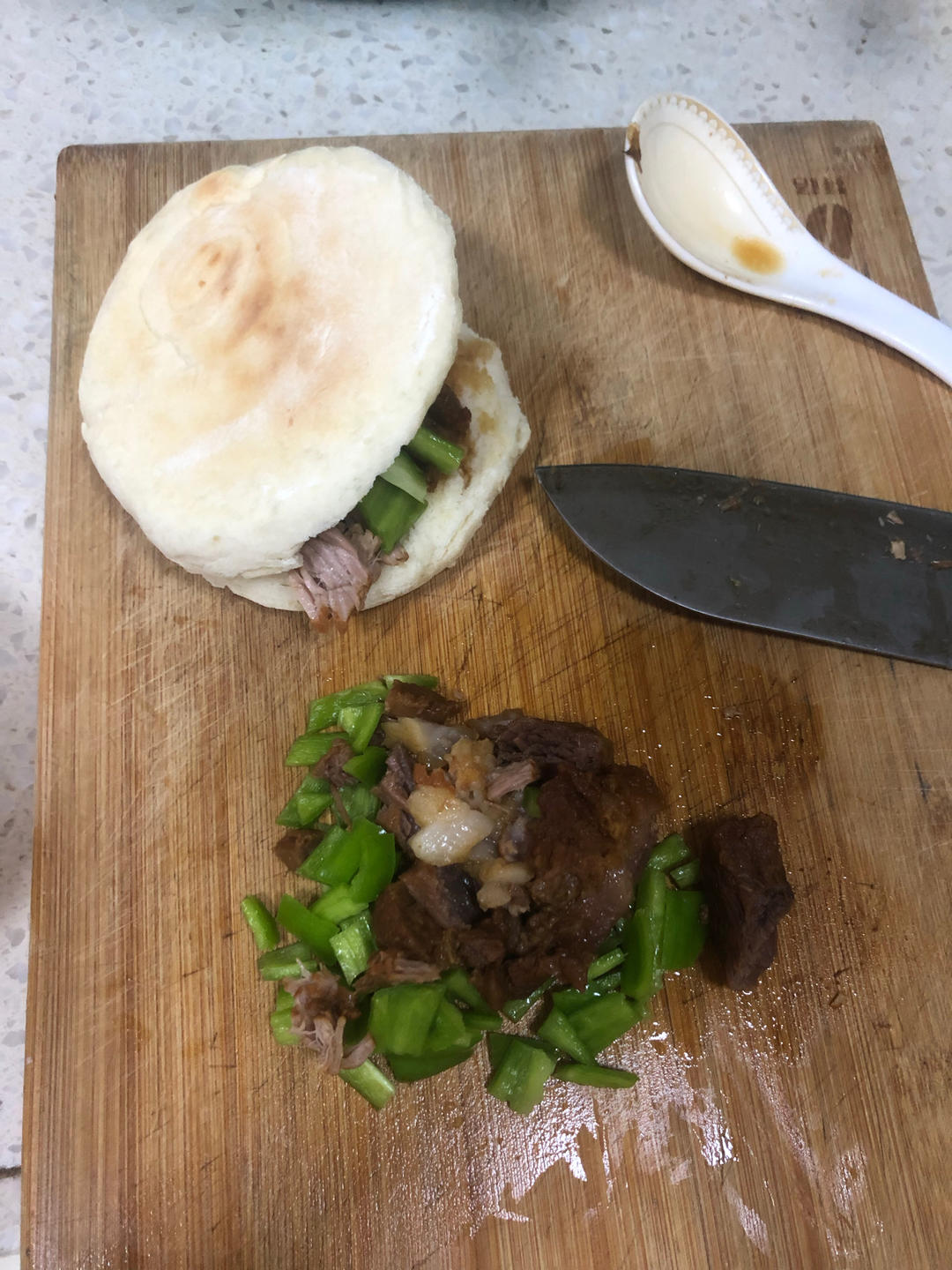 肉夹馍(白吉馍的制作)