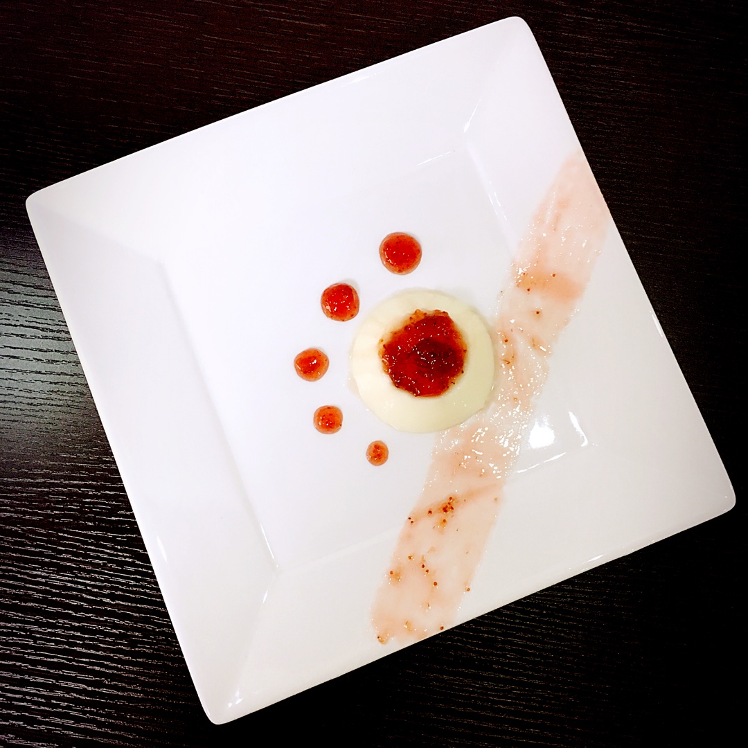 酸奶意式奶冻 yogurt panna cotta 视频菜谱（10分钟超快手甜点）
