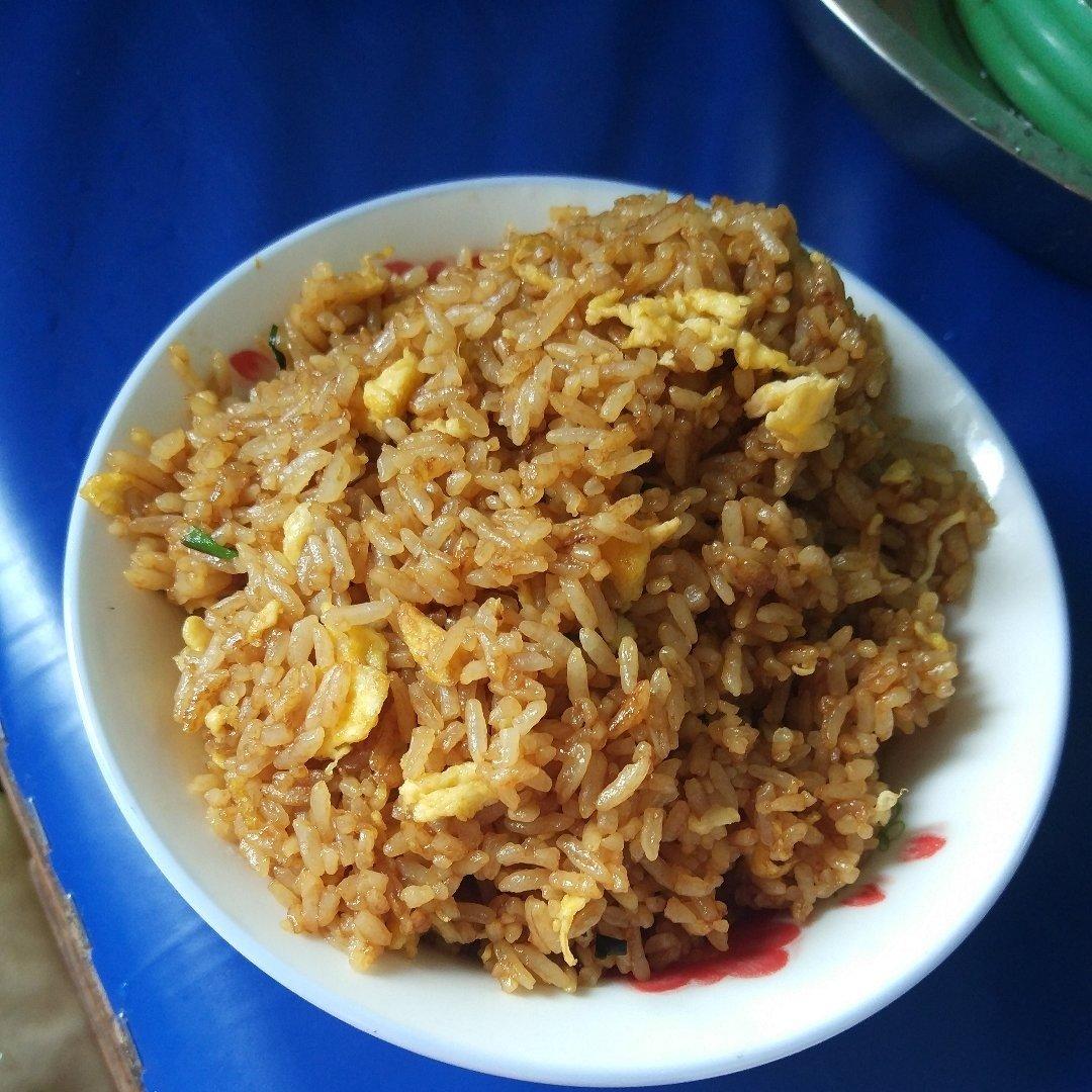 酱油炒饭(超级简单)