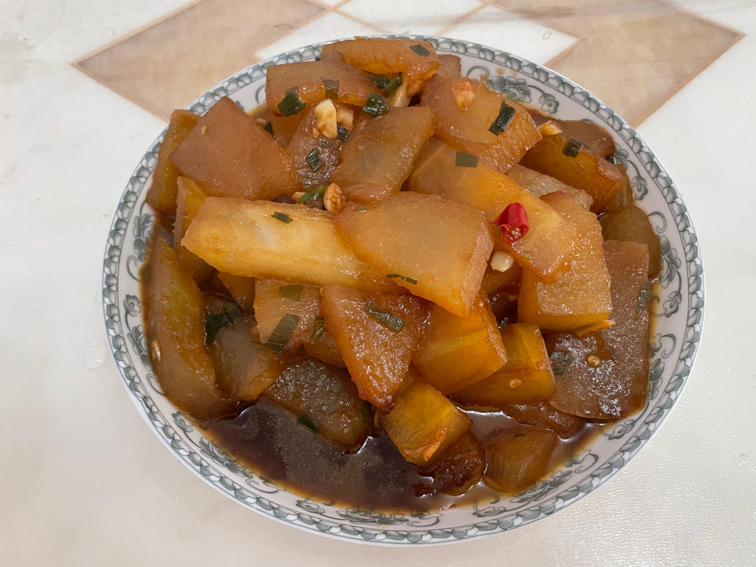 红烧冬瓜最完美做法，不加一滴水，瞬间秒杀红烧肉