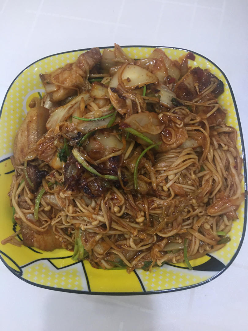 辣白菜炒五花肉