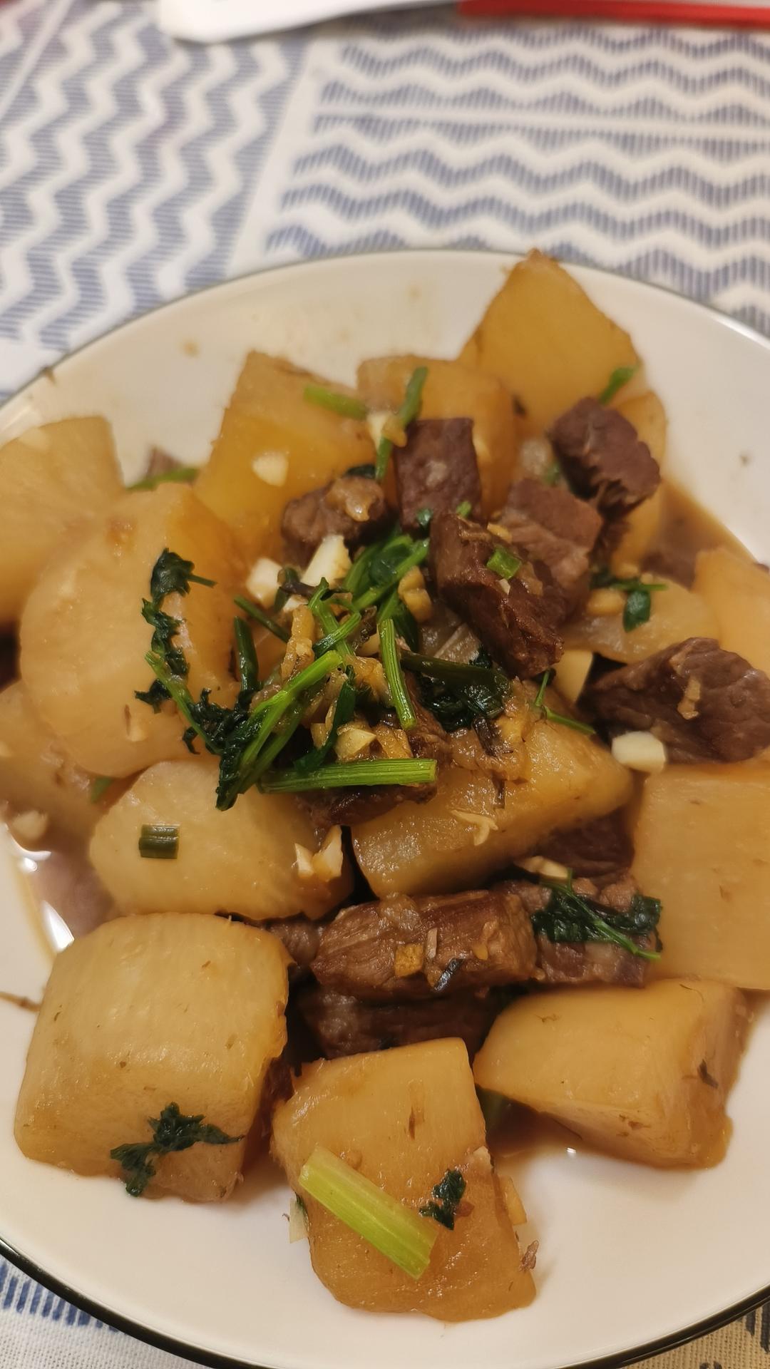 牛肉炖萝卜