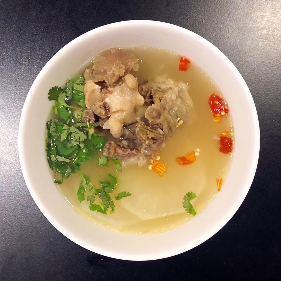 娃娃菜清炖牛尾汤