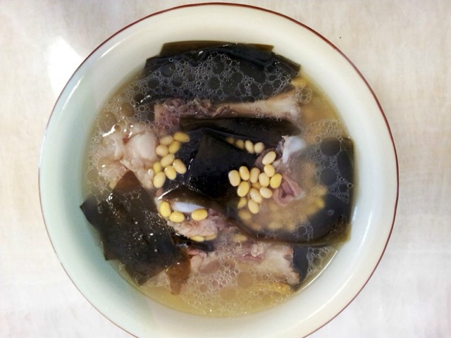 黄豆海带大骨汤