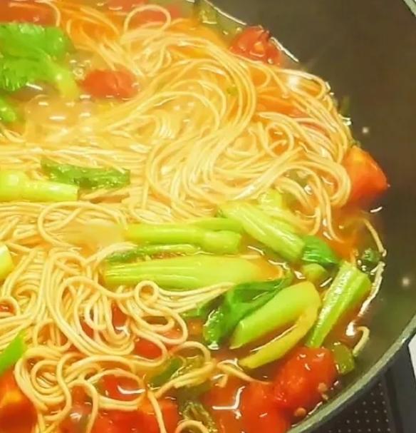 番茄青菜面