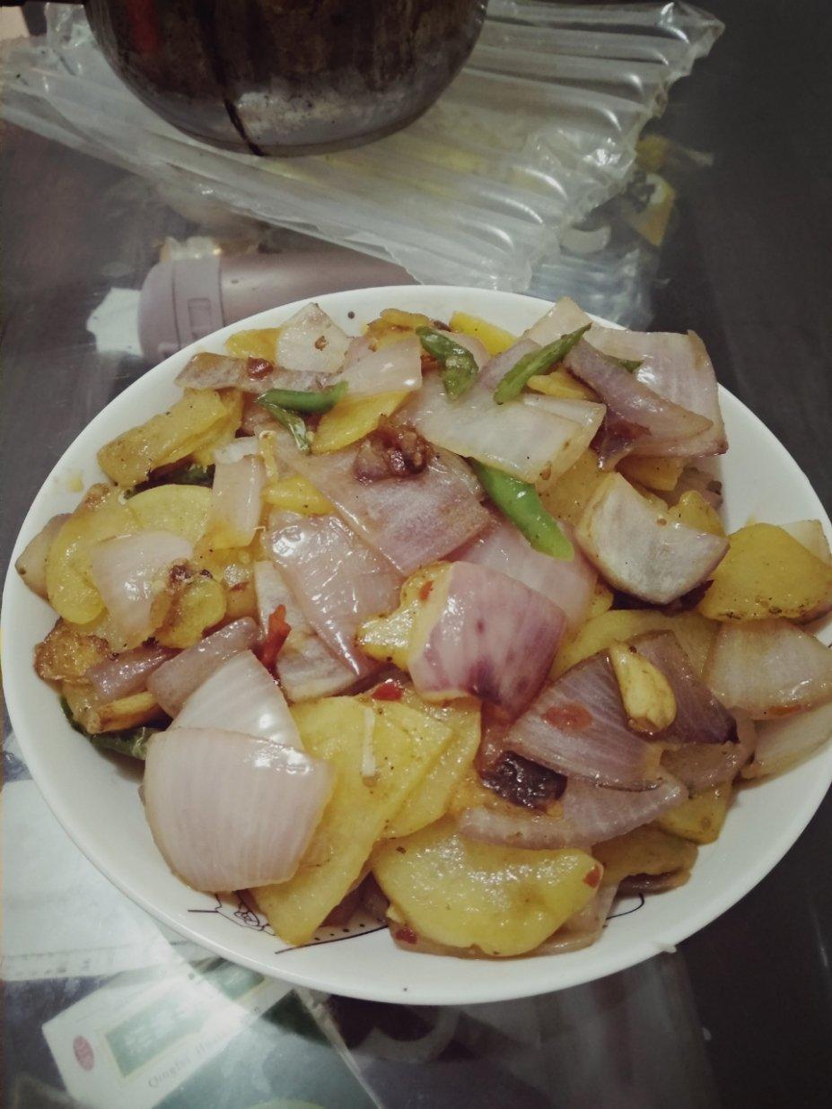 洋葱青椒炒土豆