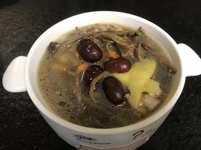 红枣茶树菇汤的做法