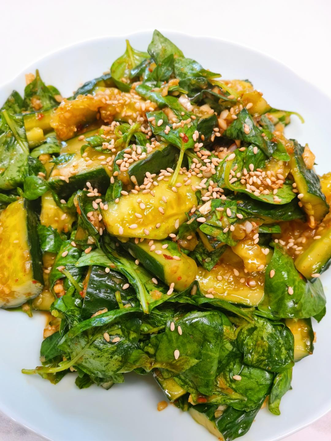 荆芥拌黄瓜，夏日爽口凉拌菜