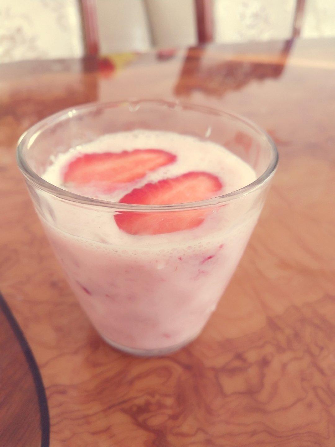草莓奶昔