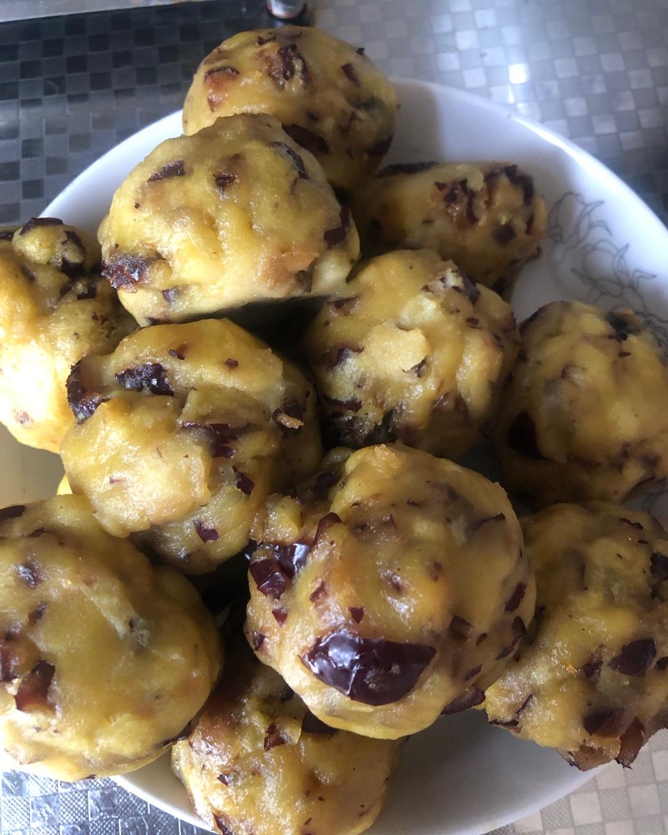 黄米面红枣黏窝头