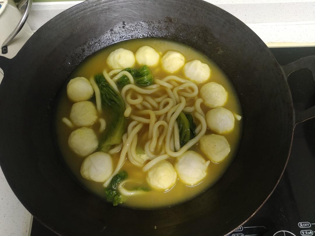 好一碗「咖喱鱼丸粗面」