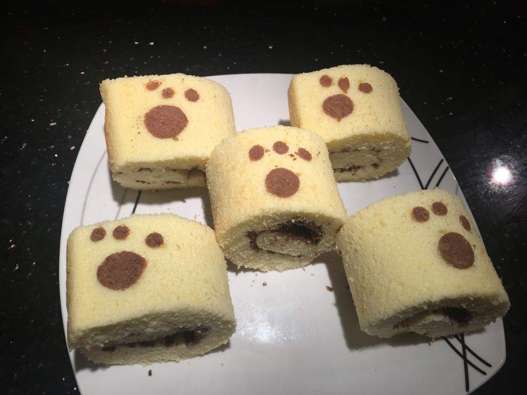 手绘脚印蛋糕卷