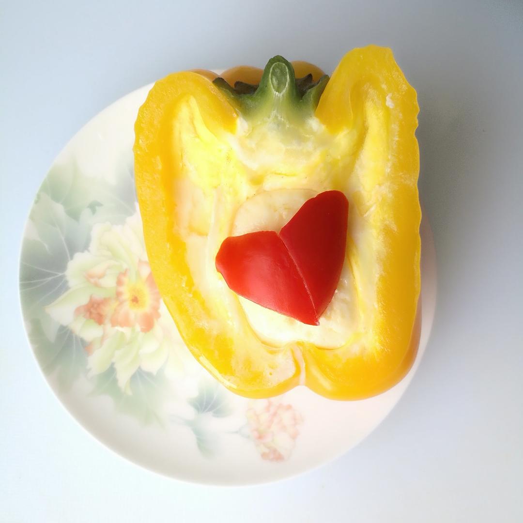 彩椒蒸蛋黃（适合9—11个月的宝宝）