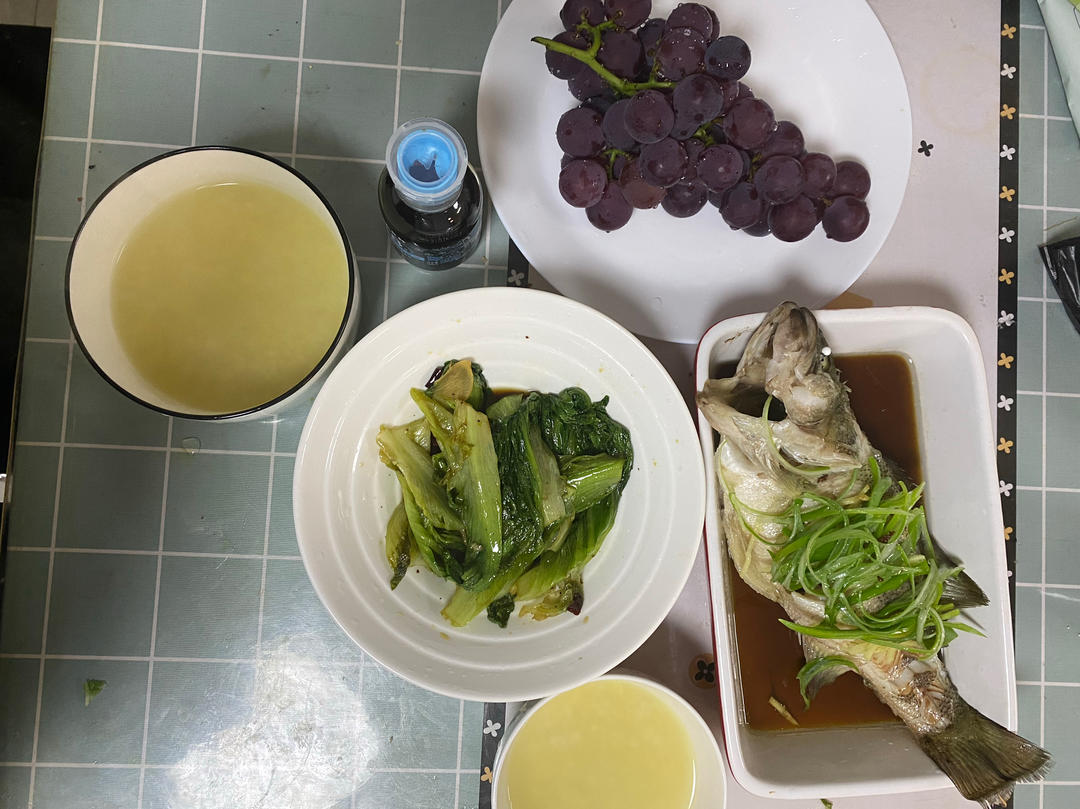 家常菜清蒸鲈鱼（宝宝爱吃）