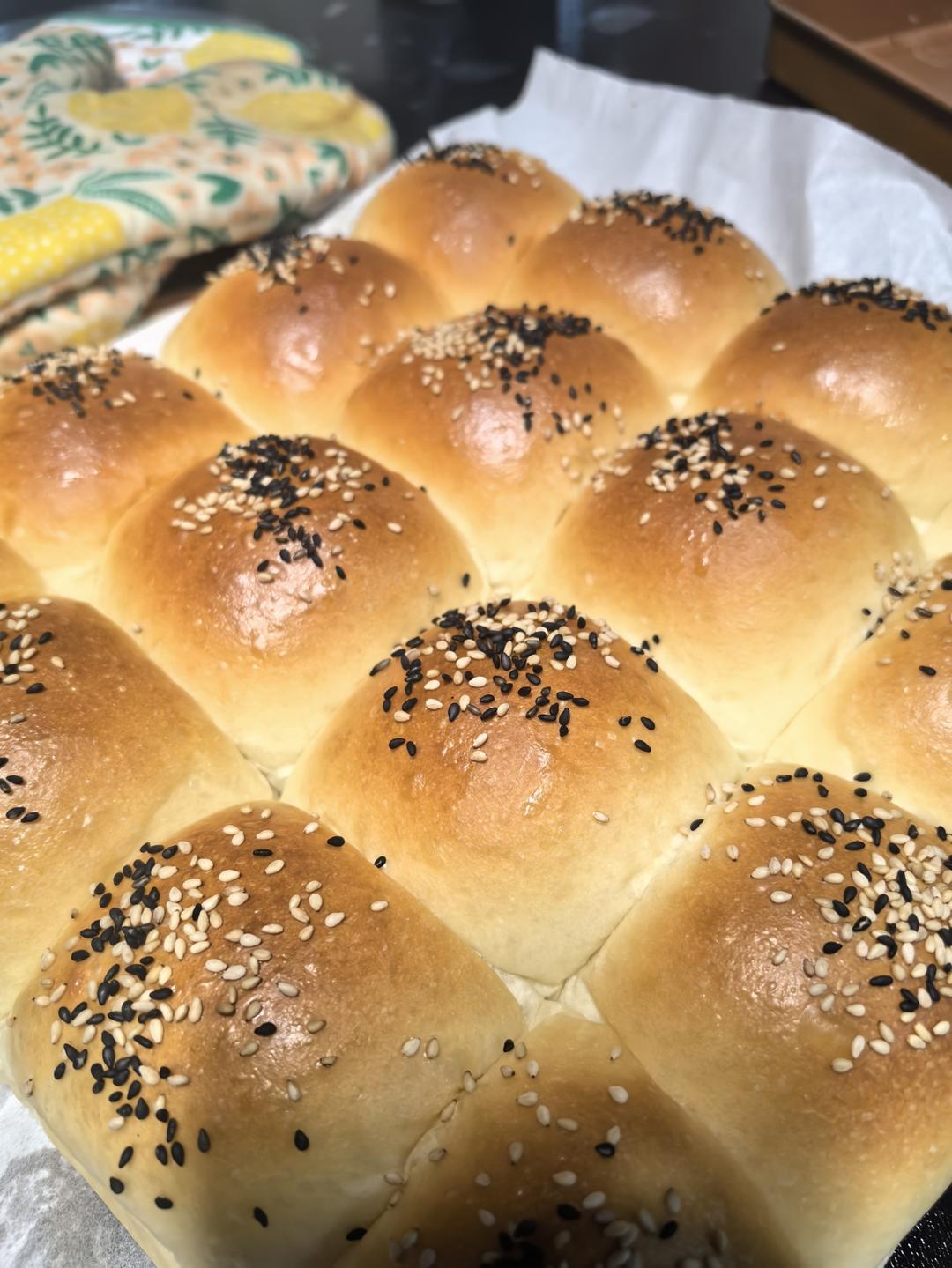 🥛超简单快手，柔软拉丝，一次发酵，牛奶小餐包