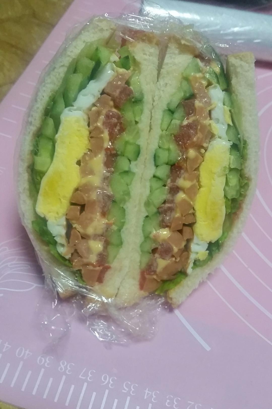 如何做超厚的沼三明治~详细tip！牛油果鸡蛋午餐肉三明治~