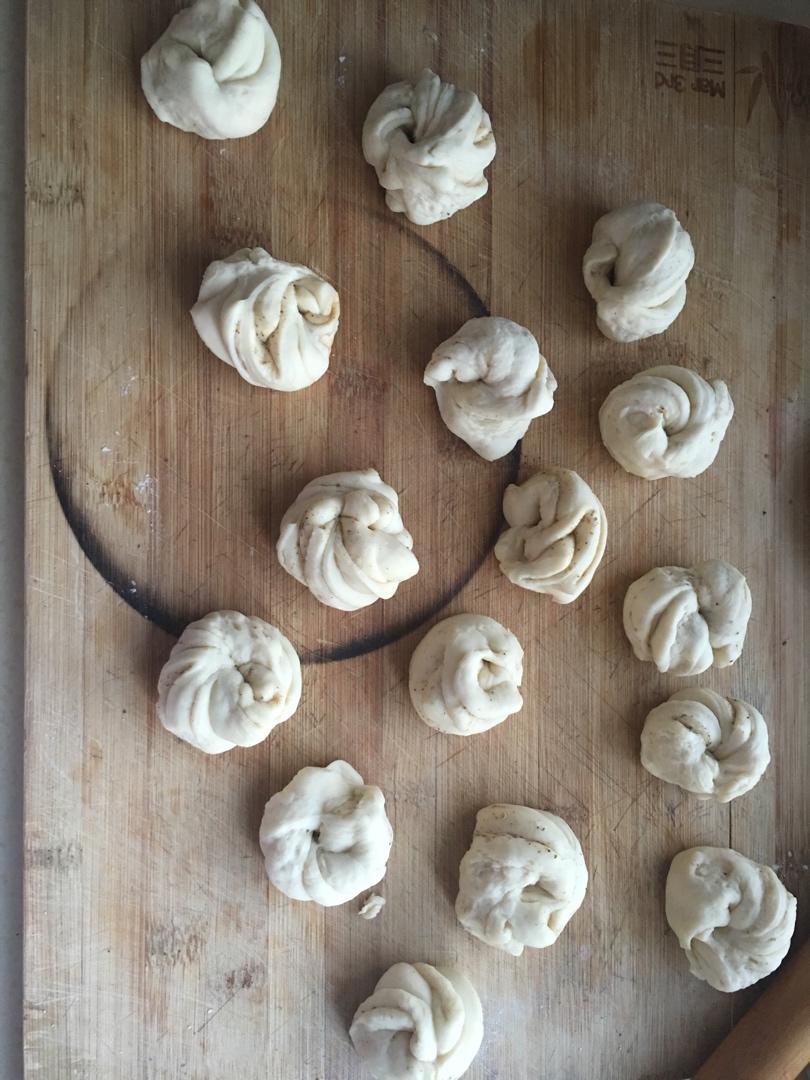 葱油花卷 Steamed Roll