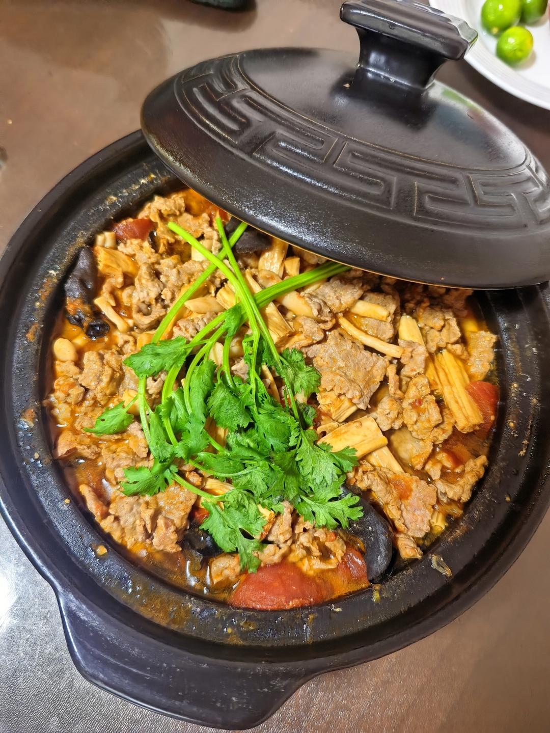 牛肉腐竹番茄煲