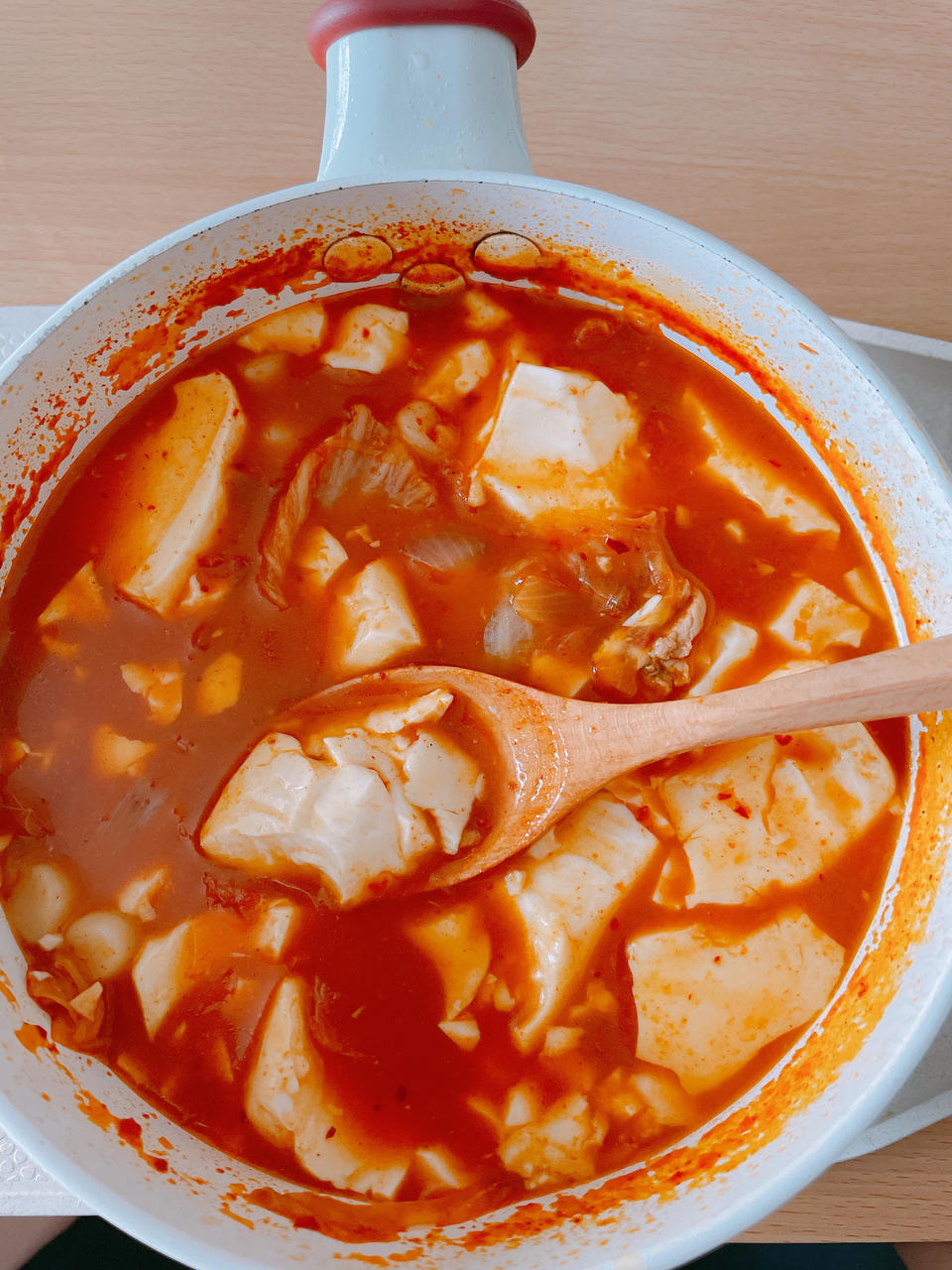 韩式泡菜豆腐锅/辣白菜豆腐汤