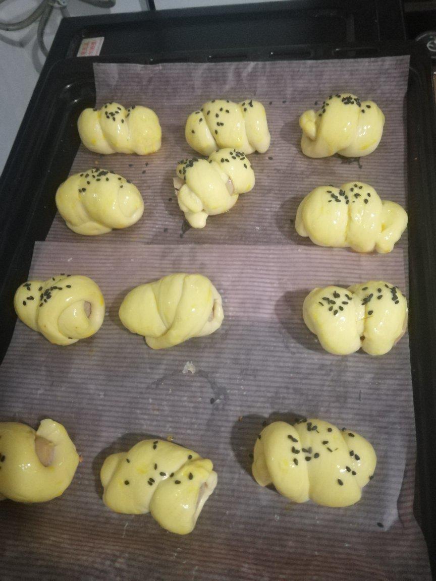 一次发酵迷你香肠小面包卷