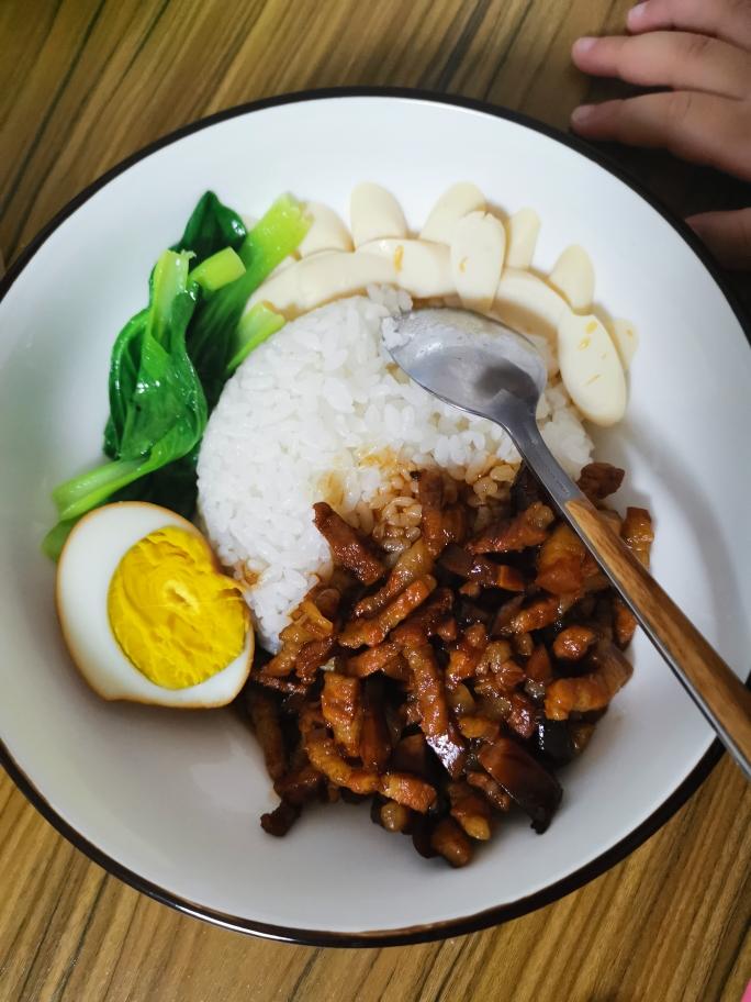 家庭版卤肉饭的做法