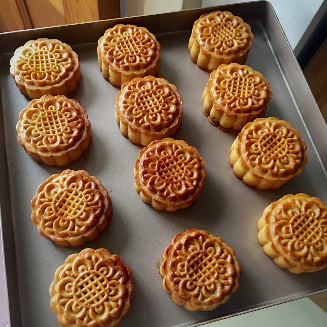 广式月饼——蛋黄莲蓉月饼