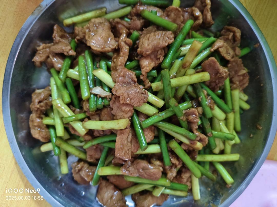 蒜苔炒肉末，三碗米饭都不够吃
