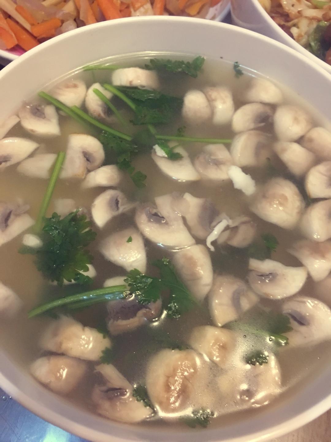 萌萌哒蘑菇豆腐汤