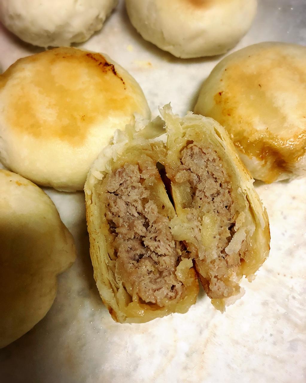 噜啦啦哦做的鲜肉月饼