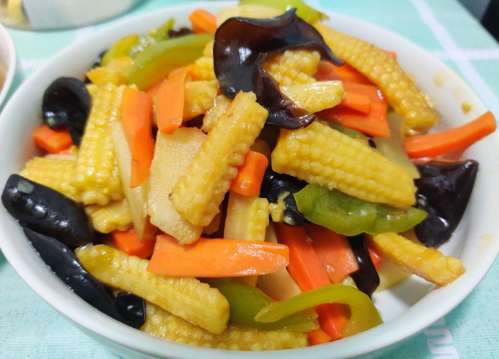 好吃不胖，缤纷玉米笋炒时蔬