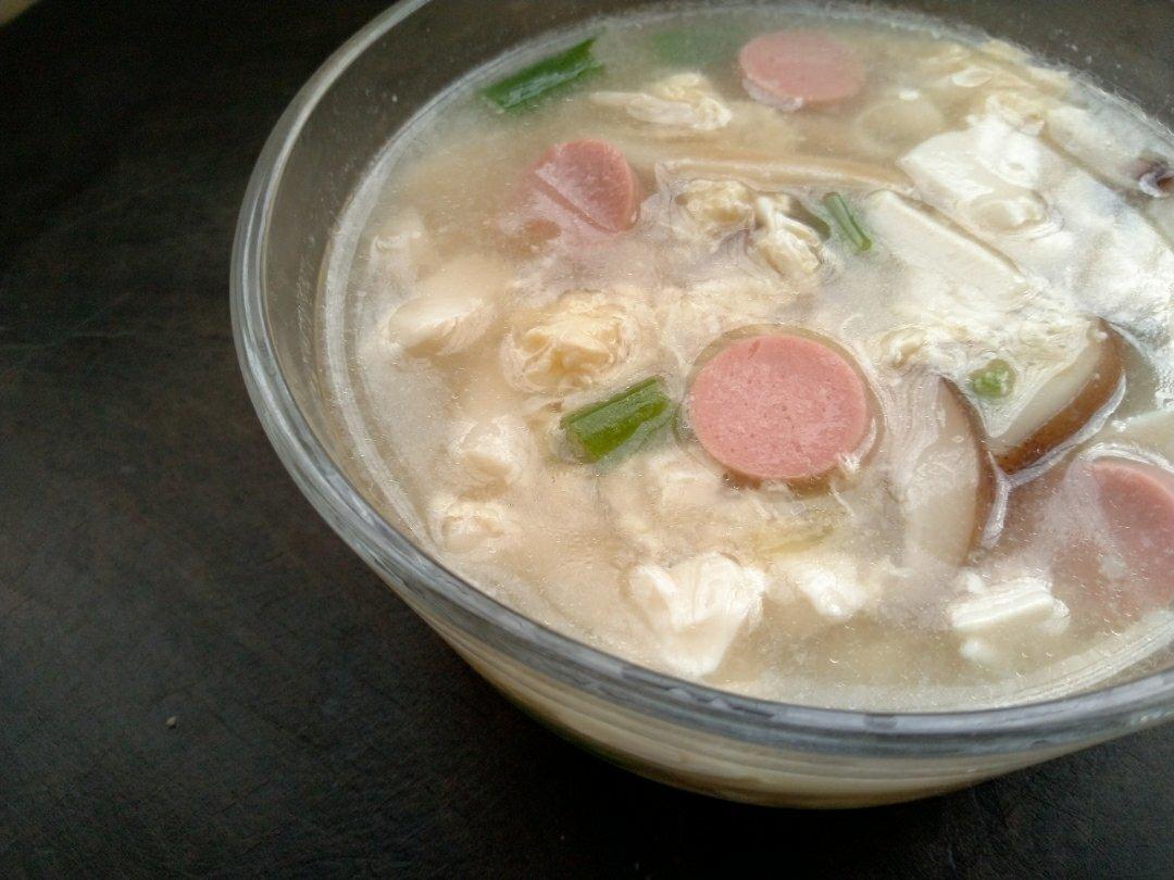 好喝鲜美的菌菇豆腐汤