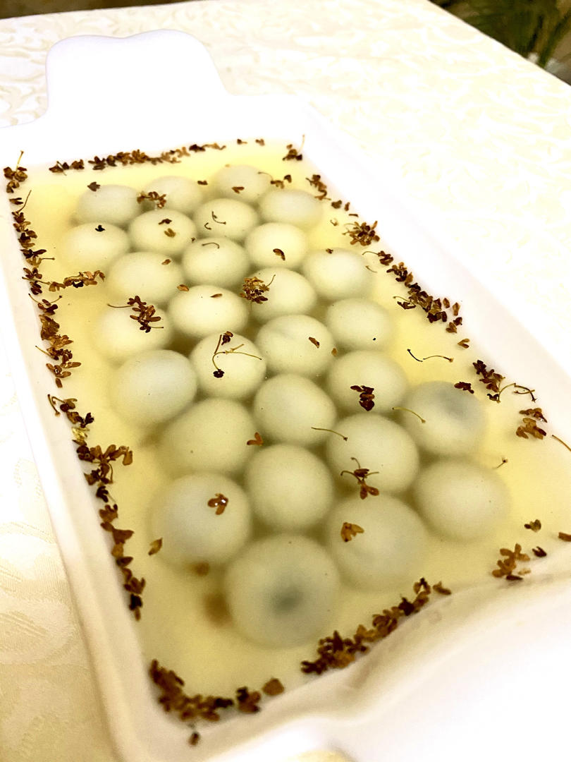 花生黑芝麻汤圆